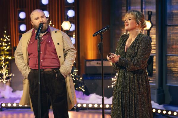 Teddy Swims and Kelly Clarkson on her talk show.