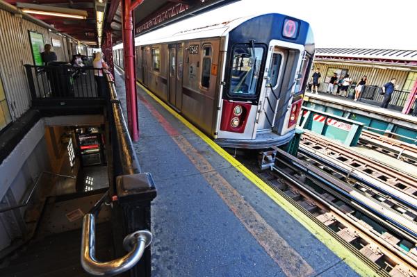 The 7 train platform. 