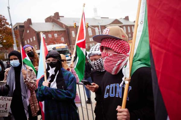 Protesters at Brooklyn College for a 