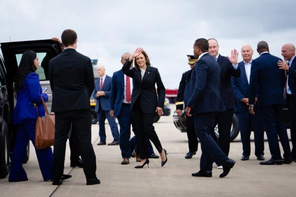 Vice President Kamala Harris and second gentleman Douglas Emhoff descend from Air Force Two at Delaware Natio<em></em>nal Air Guard ba<em></em>se in New Castle, Delaware, on July 22, 2024.