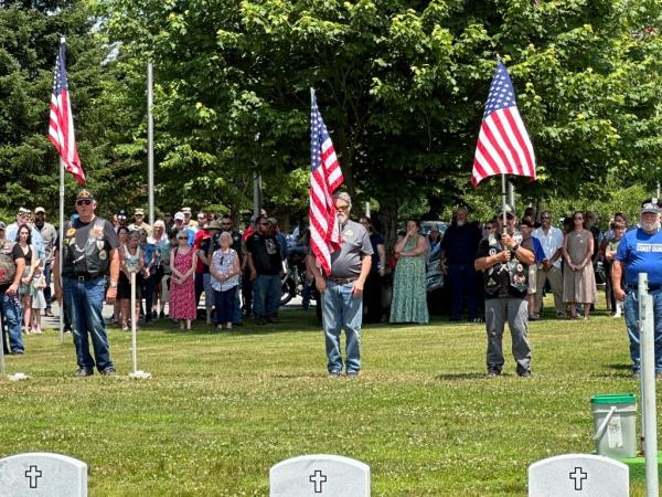 The heartwarming ceremony blossomed from a desperate notice posted by the funeral home asking if anyone would serve as a pallbearer or simply attend the burial of a forgotten Marine.