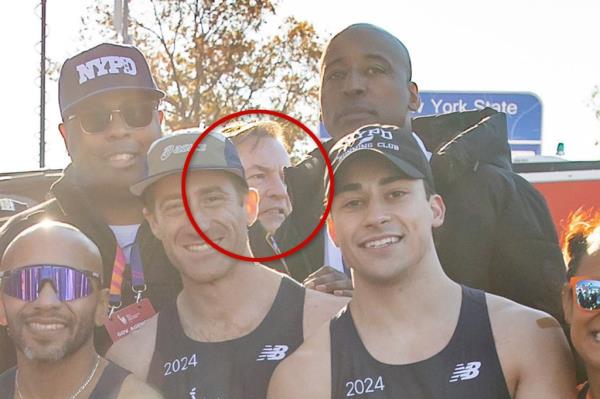 Interim Police Commissio<em></em>ner Tom Do<em></em>nlon and NYPD chief of staff Tarik Sheppard posing for a photo before a marathon on Staten Island