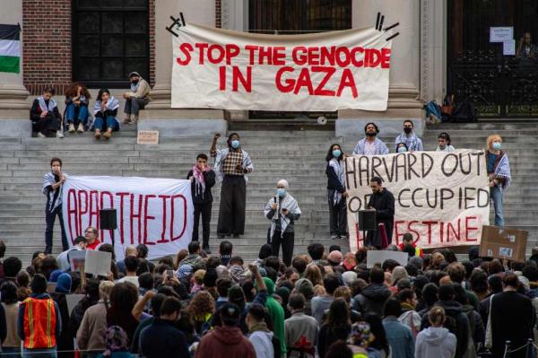 Pro-Palestinian students co<em></em>ndemn the violence in Gaza at Harvard