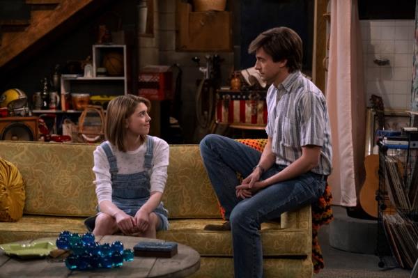 Callie Haverda as Leia Forman and Topher Grace as Eric Forman in 