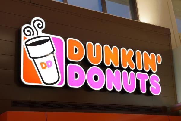 Dunkin' is partnering with its lo<em></em>ngtime seaso<em></em>nal brew partner, Harpoon Brewery, to produce eight flavors of boozy coffee and tea.