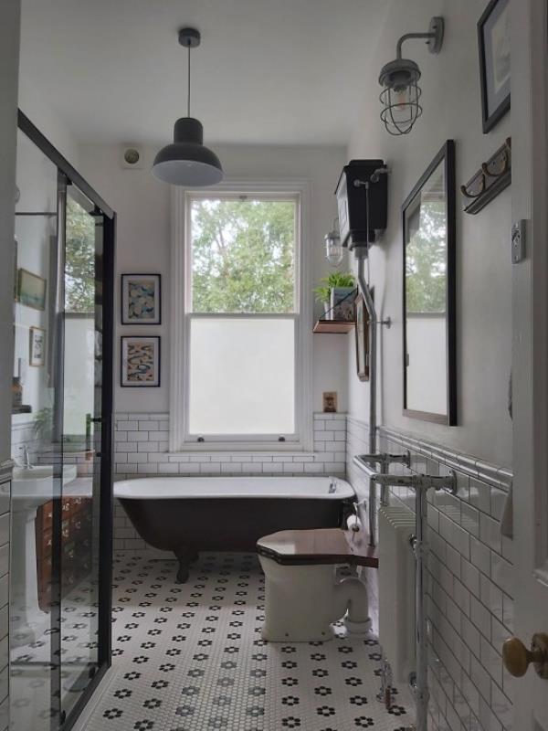 Inside the ￡1,000,000 home in the family bathroom after the renovation