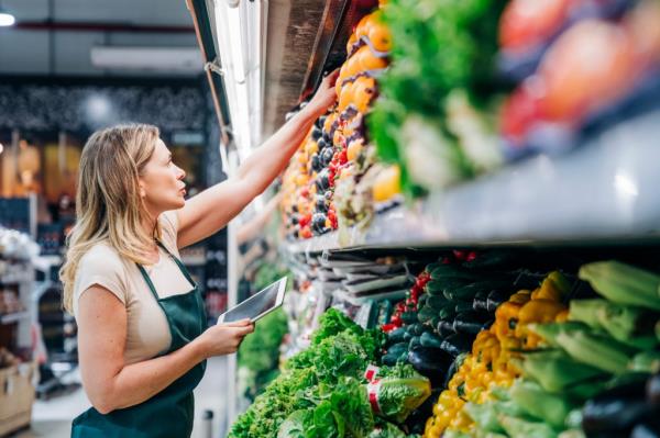 Retail workers are increasingly co<em></em>ncerned a<em></em>bout organized retail theft and unruly customers, according to a survey.