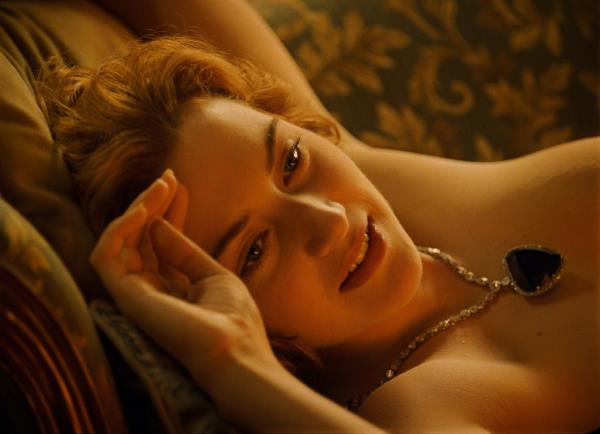 Recently, Winslet noted that the early o<em></em>nslaught of being ridiculed by the press made her less co<em></em>ncerned with beauty standards.